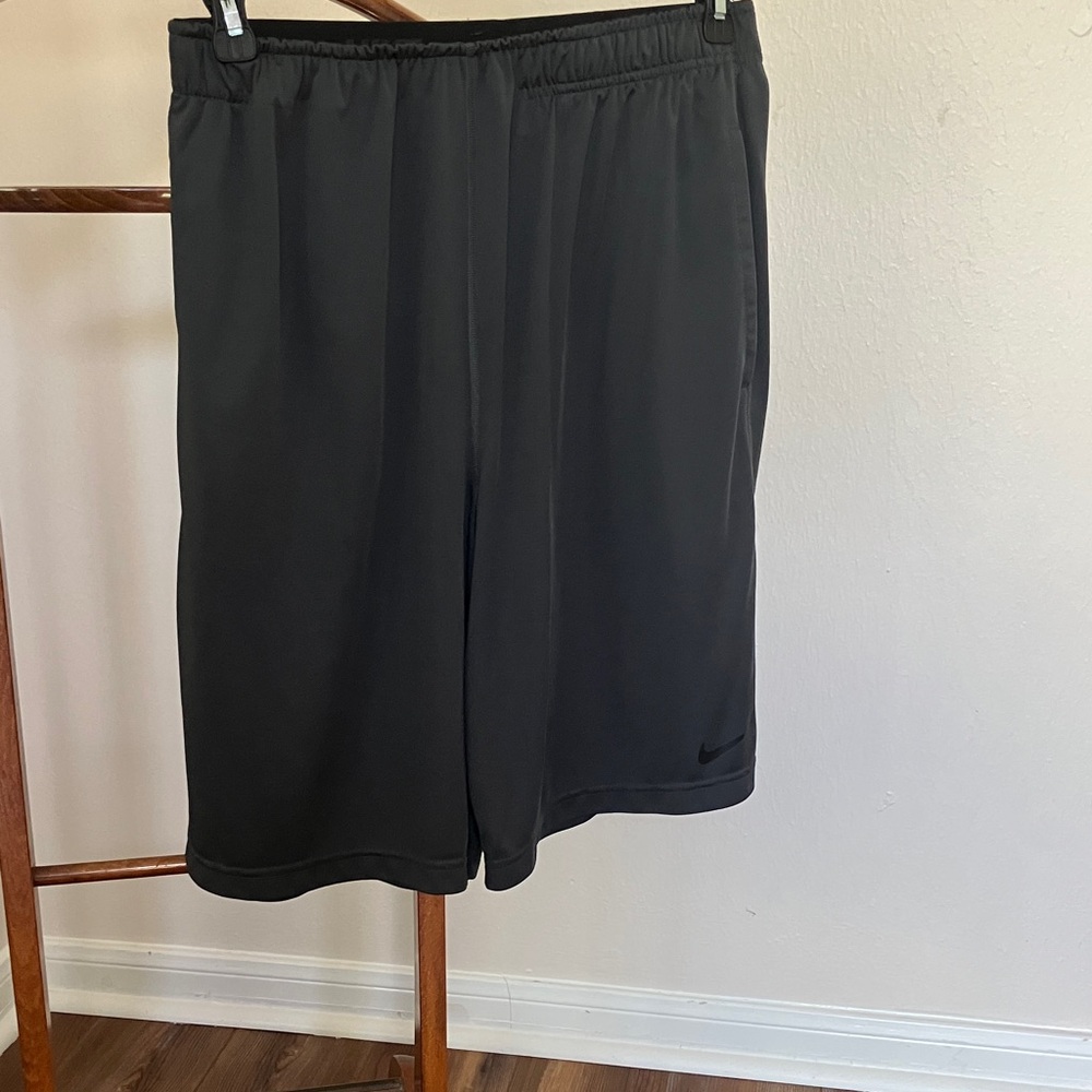 Nike Men's Dark Gray Athletic Shorts